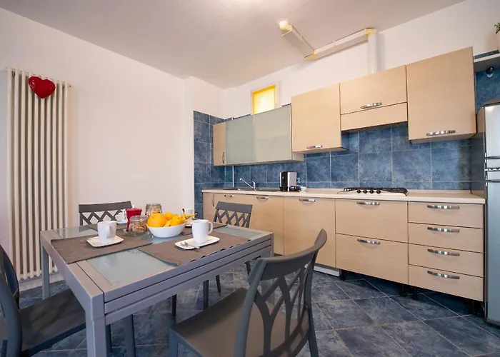 Apartment Souvenir 7