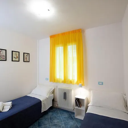 Souvenir 7 Apartment