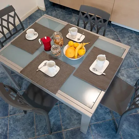 Souvenir 7 Apartment